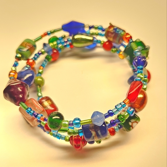 Glass Bead Memory Wire Bracelet - Picture 4 of 7